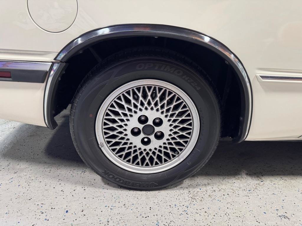 Used 1990 Chrysler TC by Maserati FWD image 26