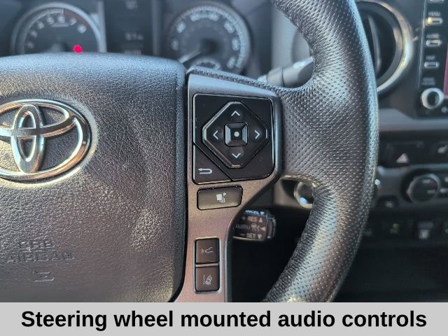 Used 2020 Toyota Tacoma TRD Sport w/ TRD Premium Sport Package AWD/4WD image 8