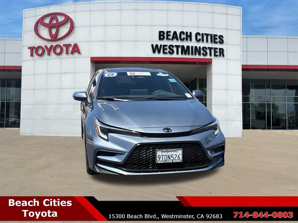 Certified 2025 Toyota Corolla SE w/ SE Premium Package FWD image 3