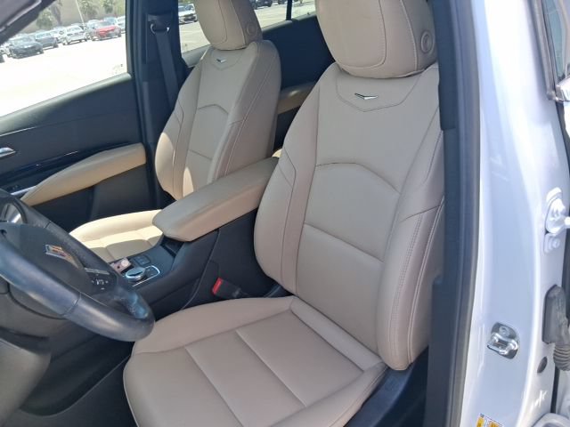 Used 2024 Cadillac XT4 Luxury w/ LPO, Floor Liner Package FWD image 14