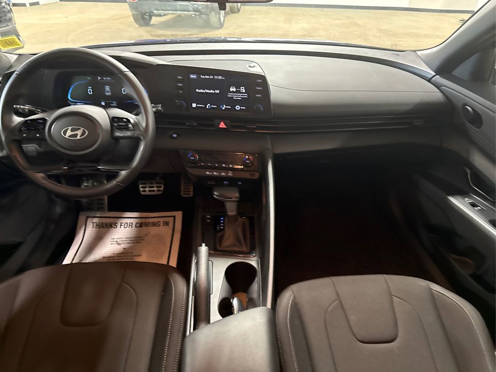 Used 2025 Hyundai Elantra Sport image 20