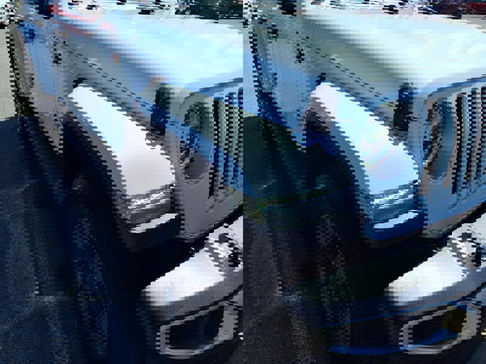 Used 2018 Jeep Wrangler Unlimited Sahara w/ Dual Top Group image 19