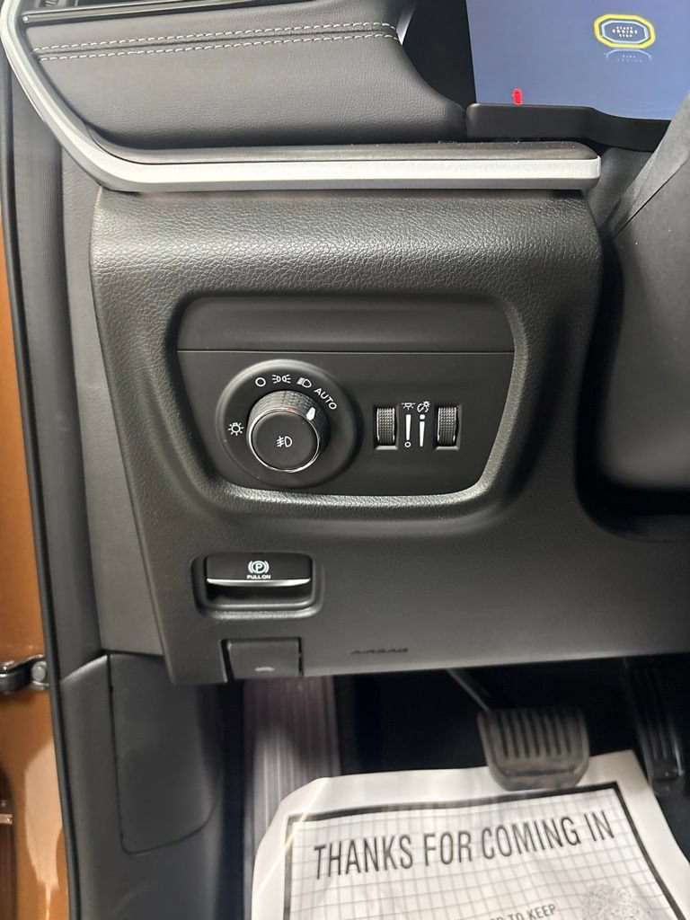 New 2026 Jeep Grand Cherokee L Limited AWD/4WD image 10