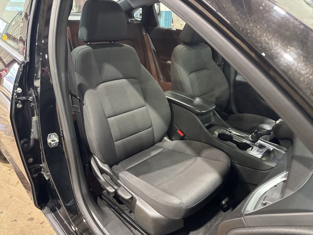 Used 2024 Chevrolet Malibu LT FWD image 35