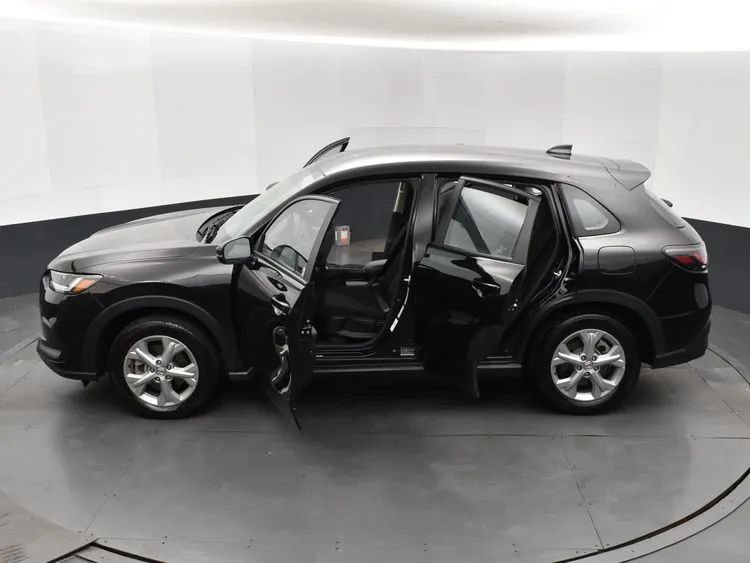 Used 2025 Honda HR-V LX image 7