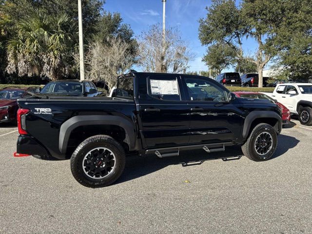 Certified 2025 Toyota Tacoma TRD Off-Road image 2