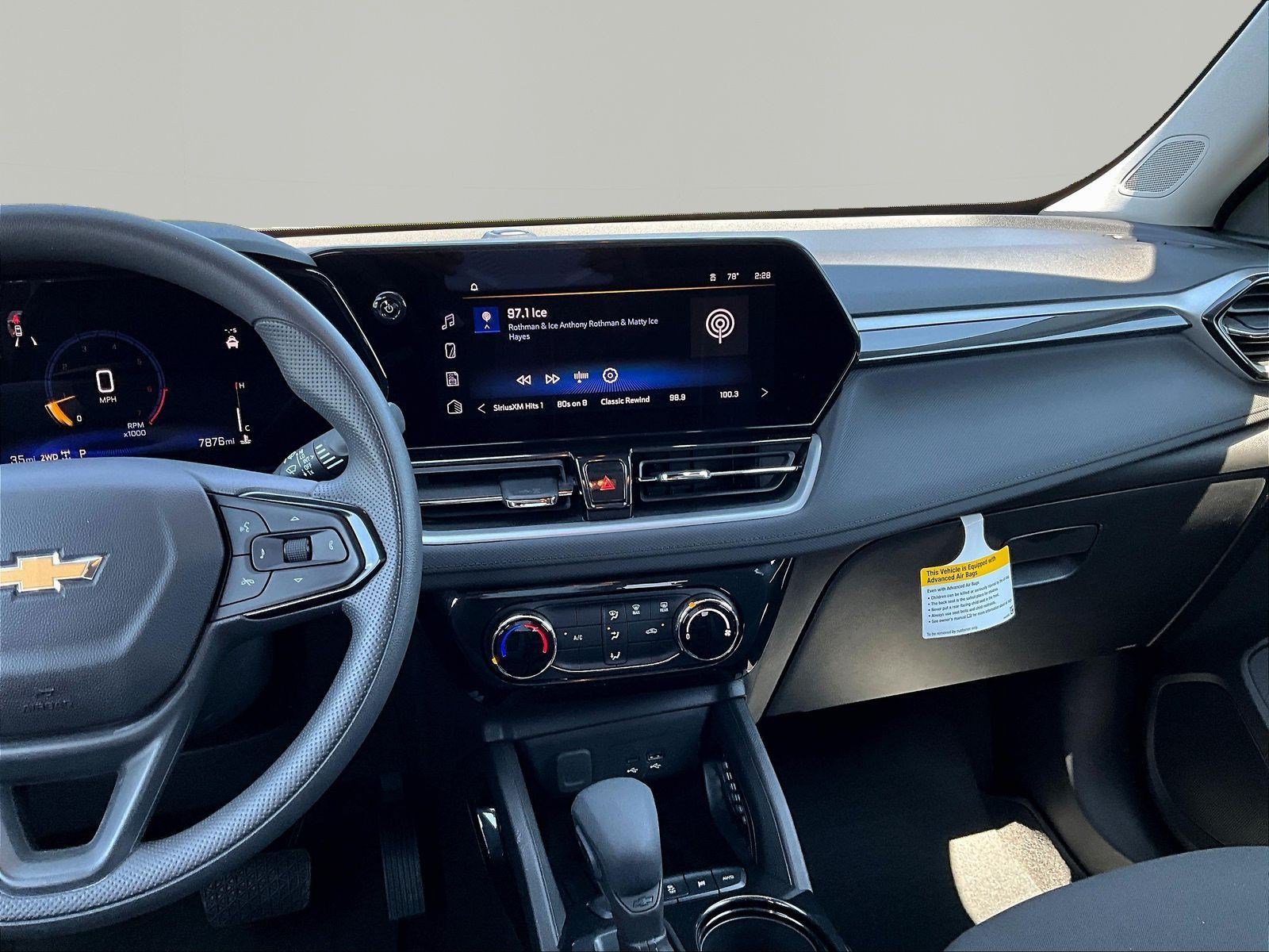 Used 2026 Chevrolet TrailBlazer LT AWD/4WD image 9