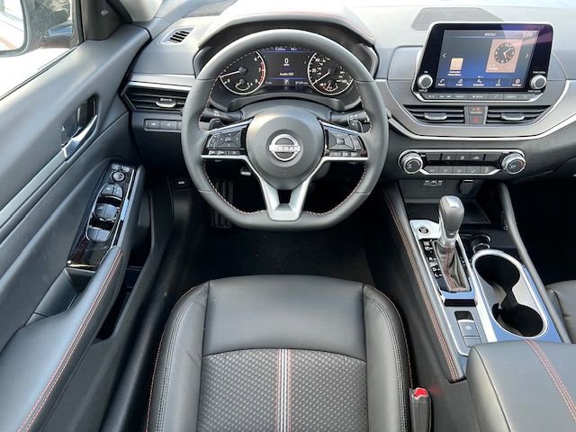 New 2025 Nissan Altima 2.5 SR AWD/4WD image 21