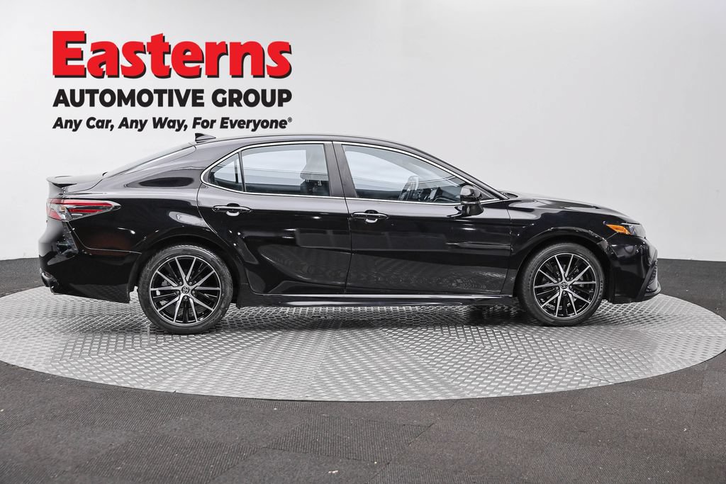 Used 2023 Toyota Camry SE FWD image 6