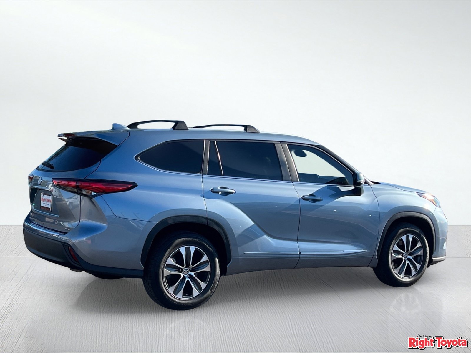 Used 2023 Toyota Highlander XLE FWD image 7