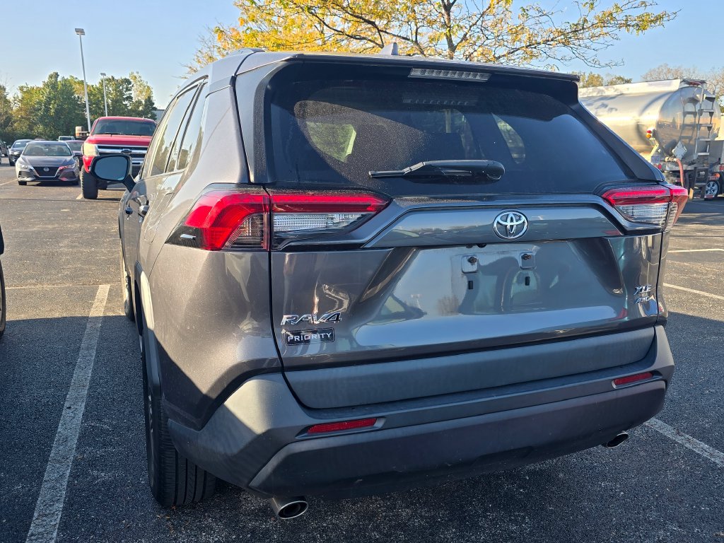 Used 2022 Toyota RAV4 XLE AWD/4WD image 7