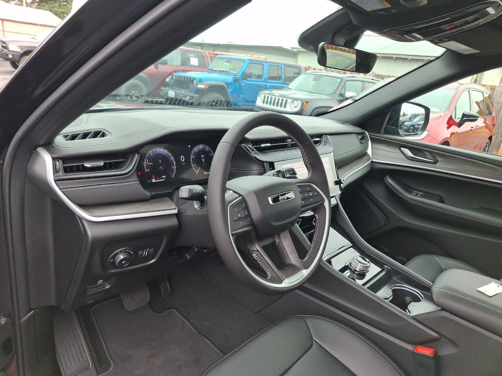 New 2026 Jeep Grand Cherokee Limited w/ Limited Altitude Package AWD/4WD image 15