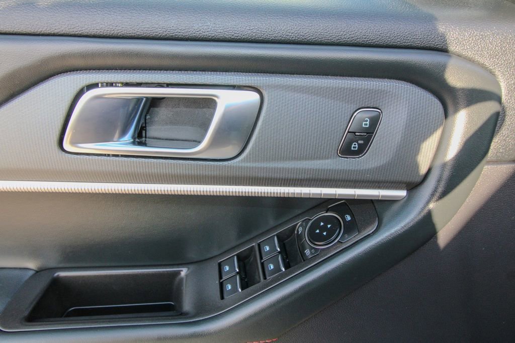 Used 2025 Ford Explorer ST-Line w/ ST-Line Street Pack image 14