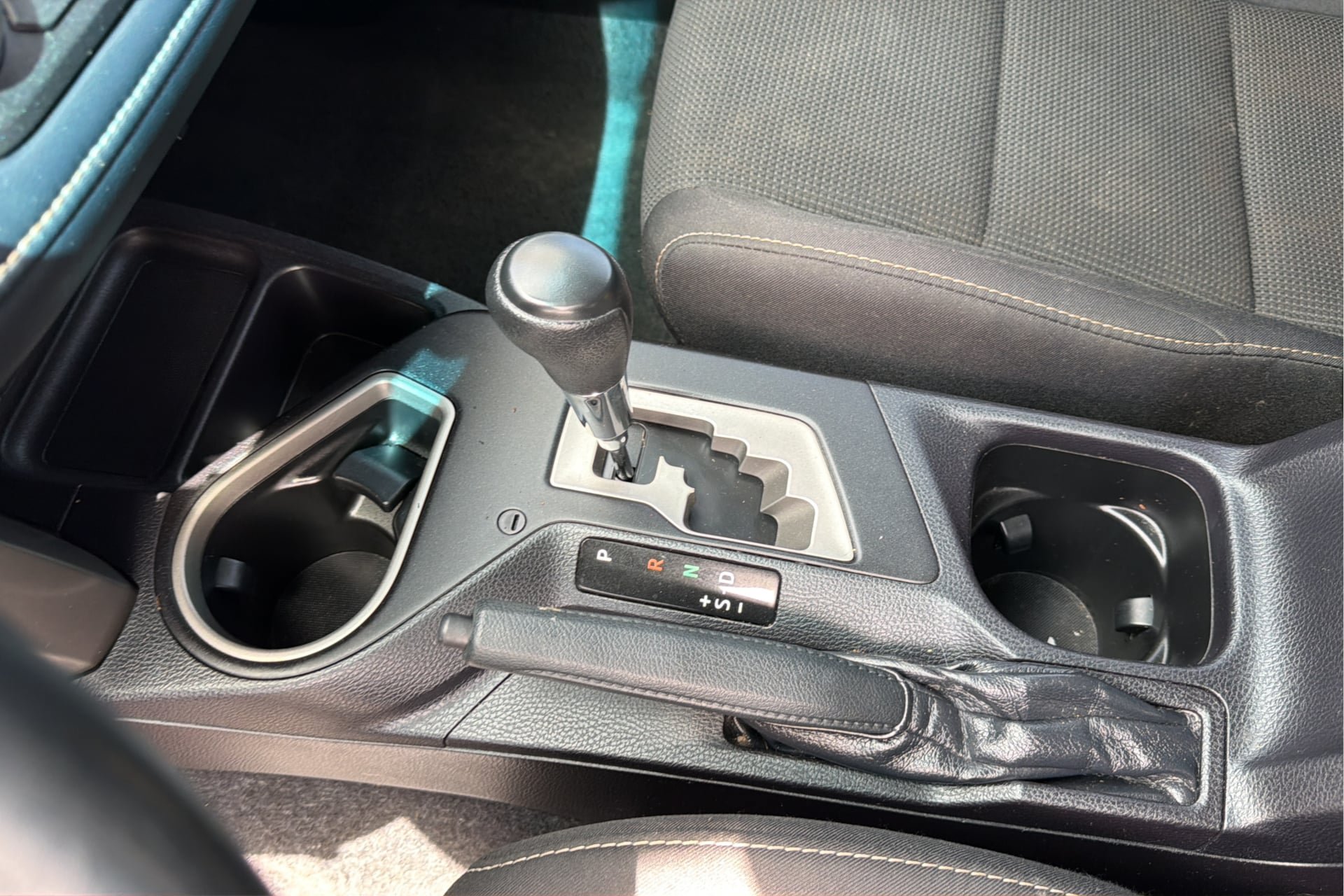 Used 2018 Toyota RAV4 XLE FWD image 24