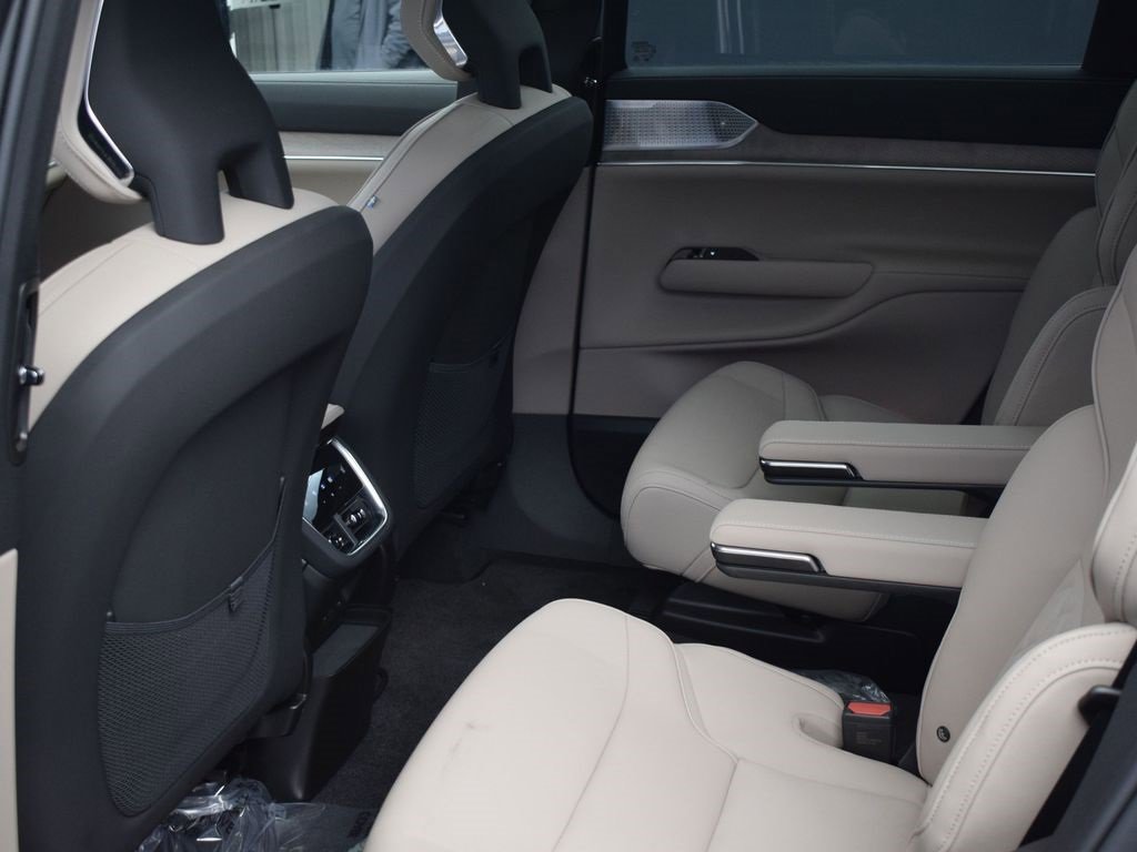 New 2025 Volvo EX90 Ultra image 21