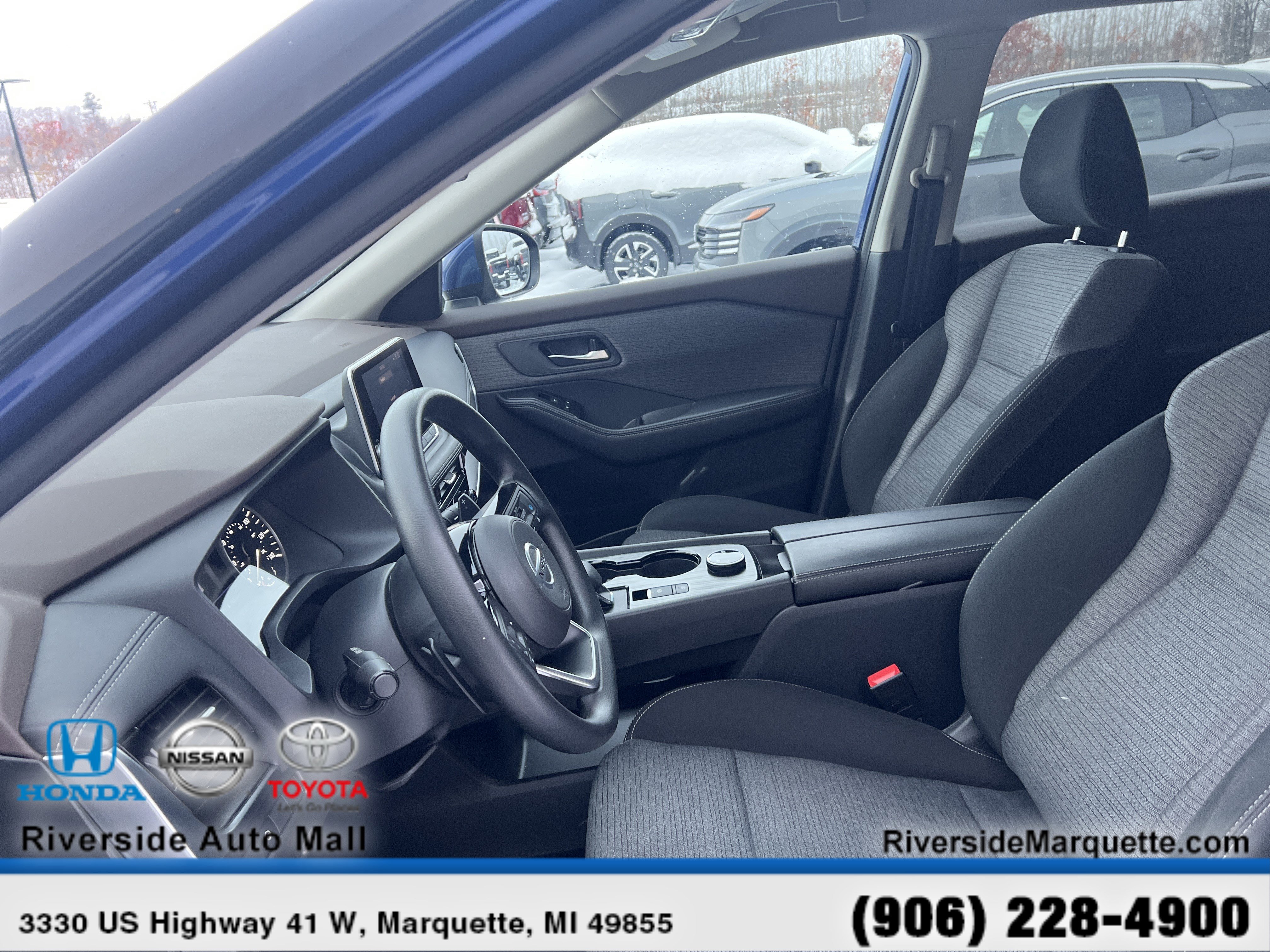 Used 2021 Nissan Rogue SV image 15