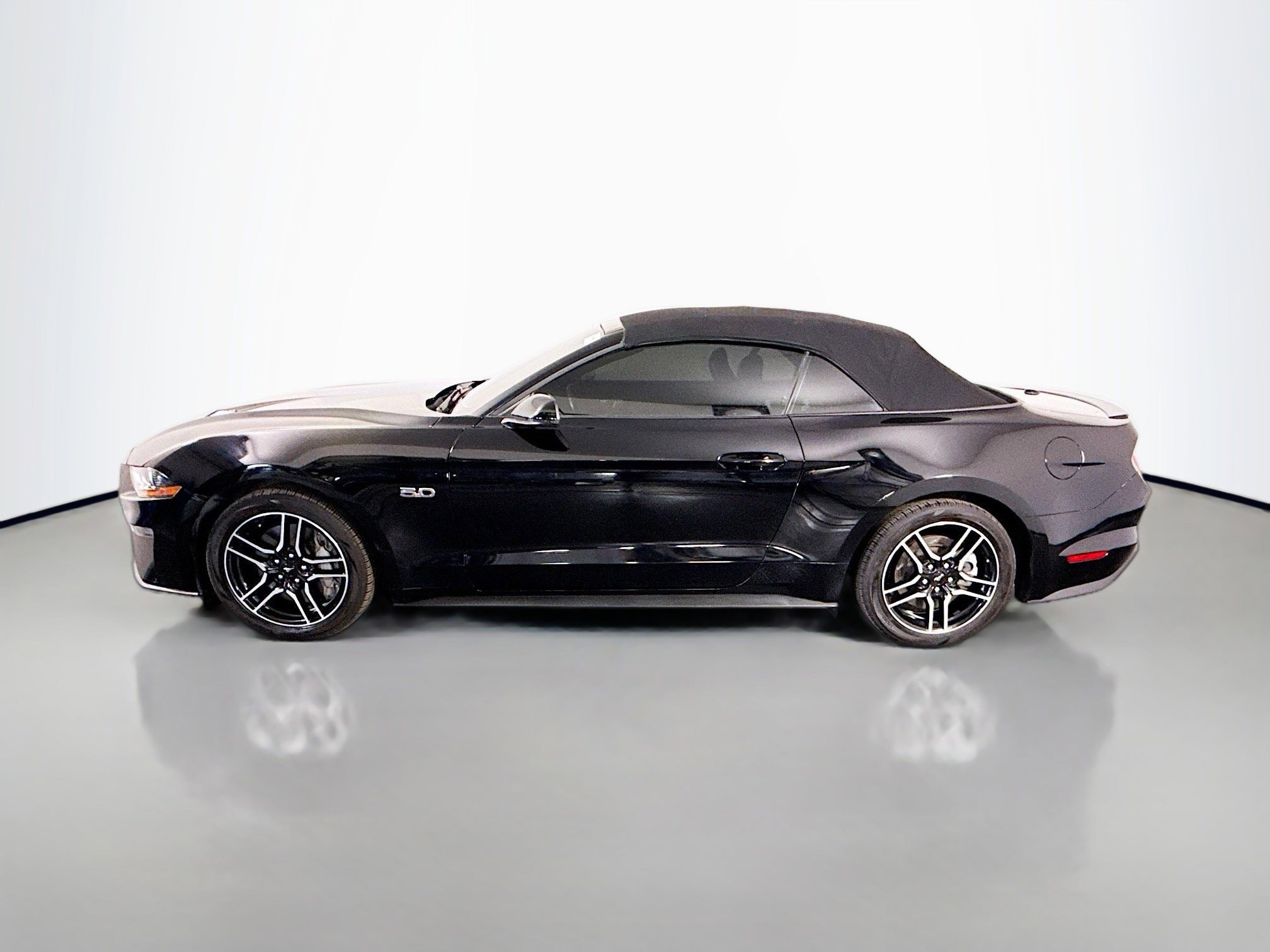 Used 2021 Ford Mustang GT Premium w/ Equipment Group 401A image 6