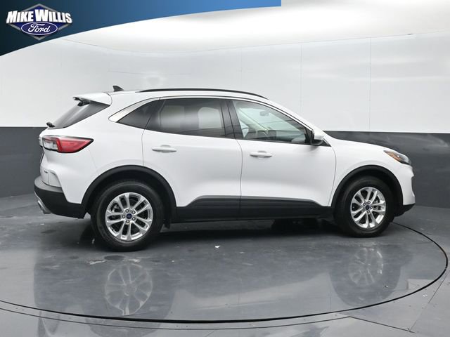 Used 2021 Ford Escape SE w/ Cold Weather Package image 4