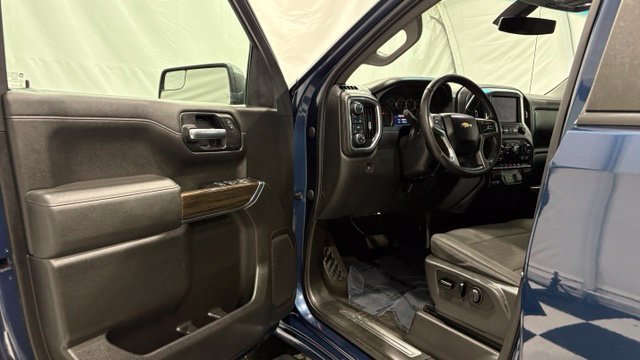 Used 2020 Chevrolet Silverado 1500 LT w/ True North Edition AWD/4WD image 28