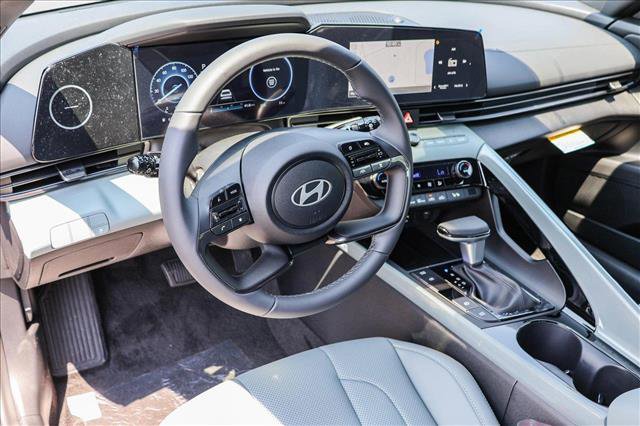 New 2025 Hyundai Elantra Limited image 10
