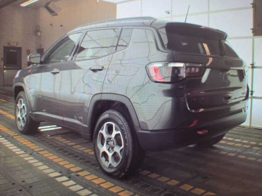 Used 2022 Jeep Compass Trailhawk w/ Trailhawk Convenience Group AWD/4WD image 5