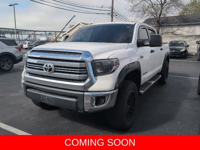 Used 2016 Toyota Tundra SR5 w/ SR5 Upgrade Package AWD/4WD image 2