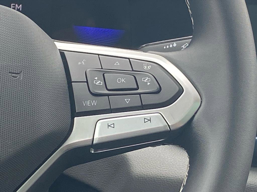Certified 2023 Volkswagen Taos SE w/ Panoramic Sunroof Package image 8