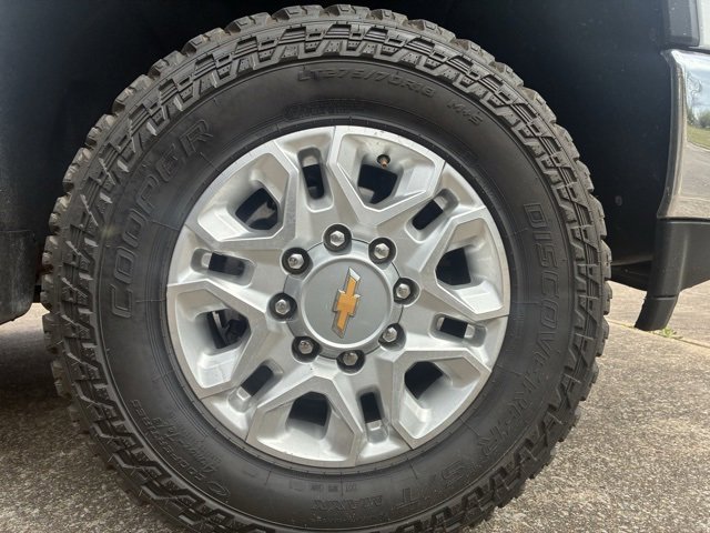 Used 2023 Chevrolet Silverado 2500 LT w/ Convenience Package image 12