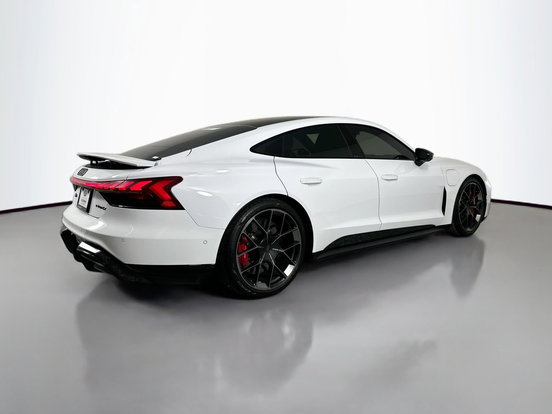 Used 2025 Audi RS e-tron GT performance w/ Dynamic Plus Package image 5