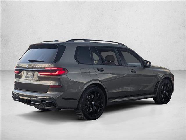 Used 2025 BMW X7 M60i image 4