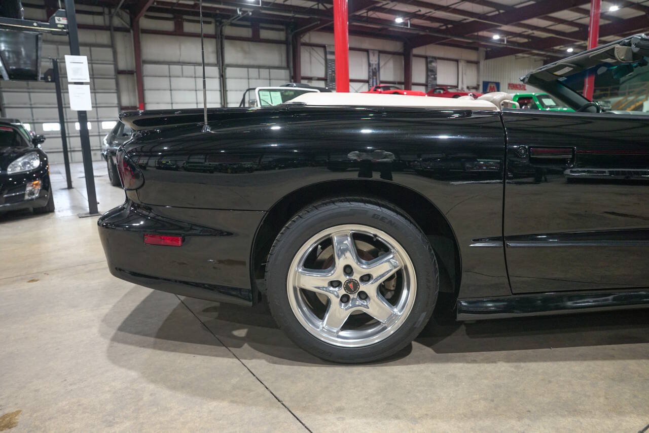 Used 2001 Pontiac Firebird Trans Am RWD image 9