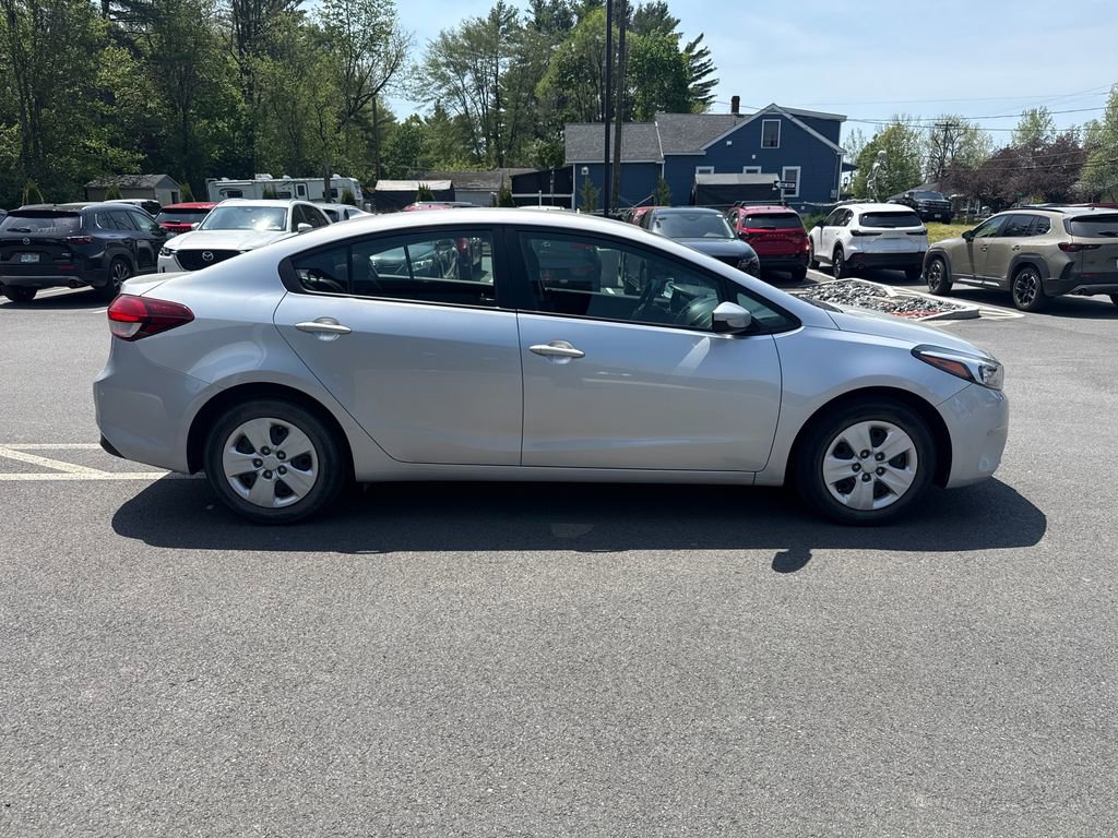 Used 2017 Kia Forte LX FWD image 7