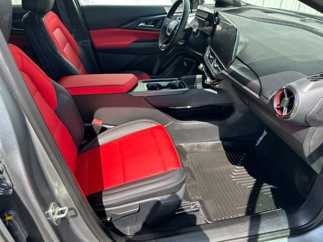 Used 2025 Chevrolet Equinox EV RS FWD image 48