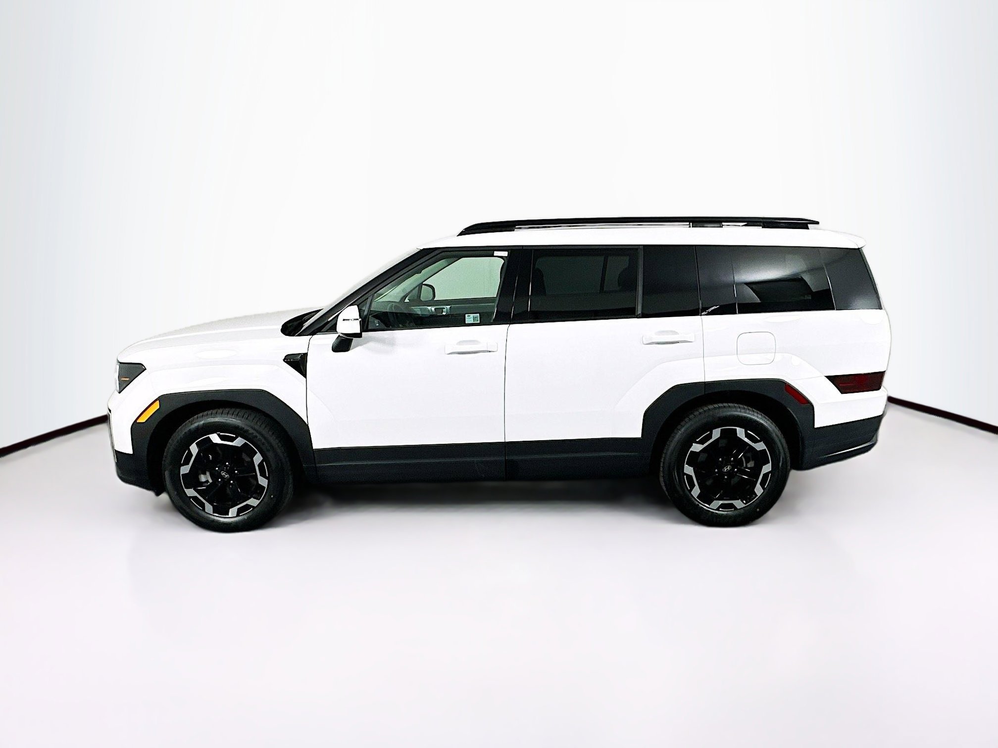 Used 2025 Hyundai Santa Fe SEL image 4