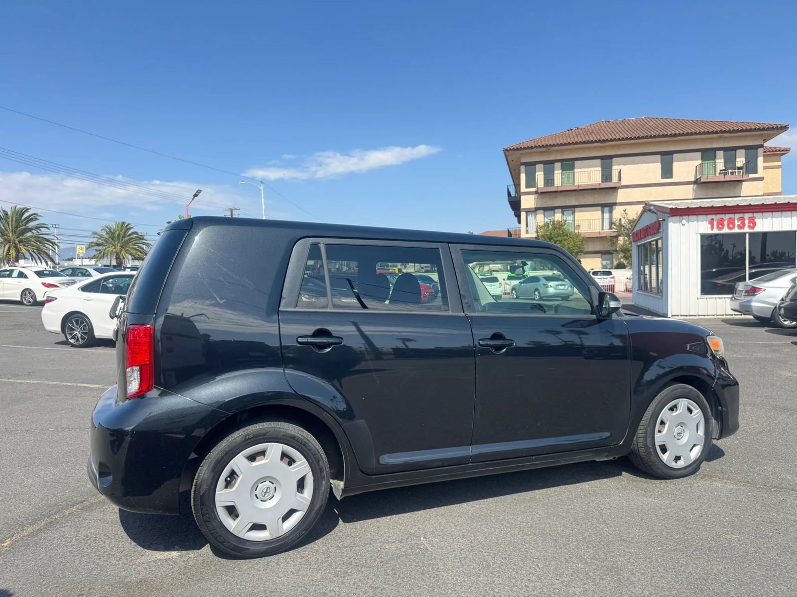 Used 2014 Scion xB FWD image 10