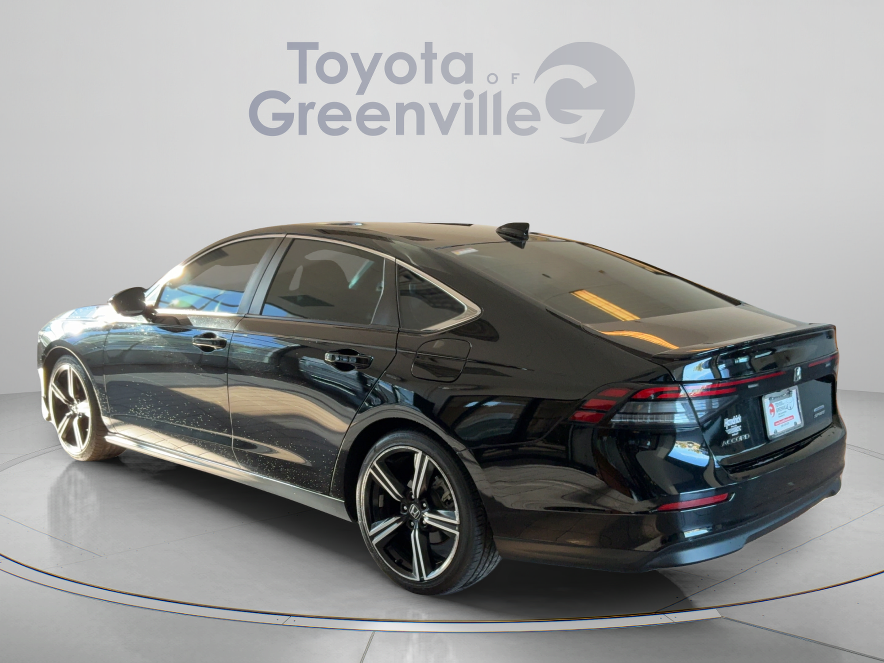 Used 2024 Honda Accord Sport image 4