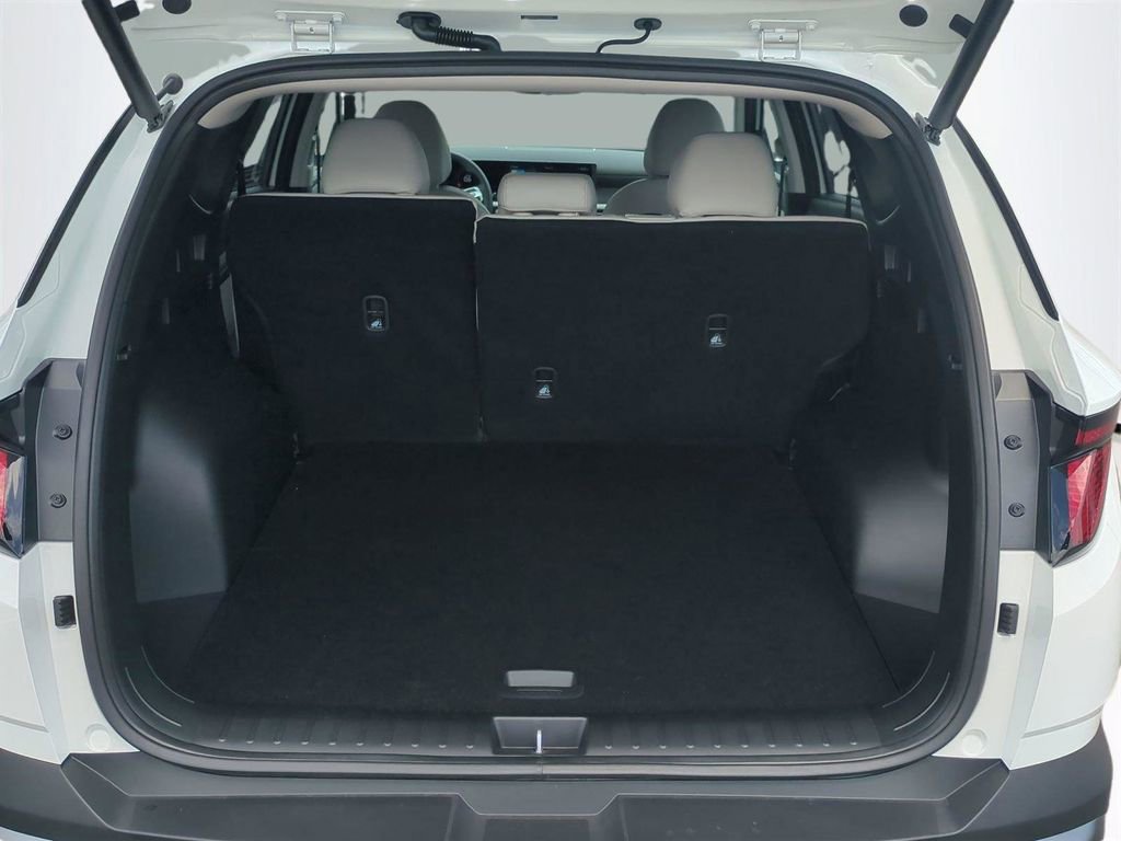 New 2026 Hyundai Tucson SEL Plus w/ Tow & Go Package FWD image 14