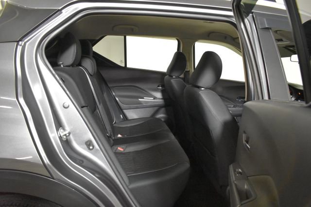 Used 2023 Nissan Kicks SV w/ Exterior Package FWD image 29