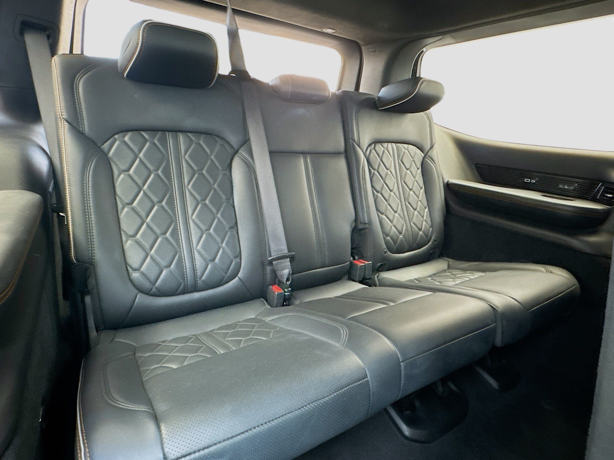 Used 2022 Jeep Grand Wagoneer Series III w/ Flexible Seating Group AWD/4WD image 19