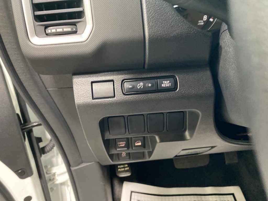 Used 2024 Nissan Frontier SV image 19