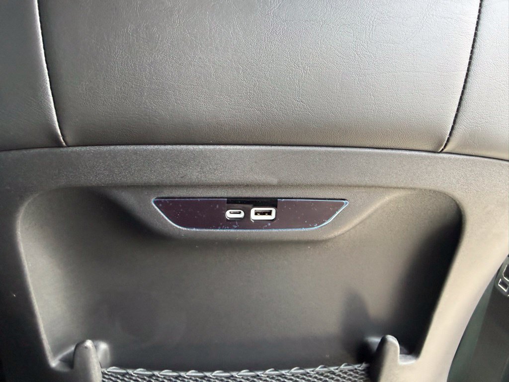 New 2027 Chrysler Pacifica Limited w/ Family Tech Group AWD/4WD image 59