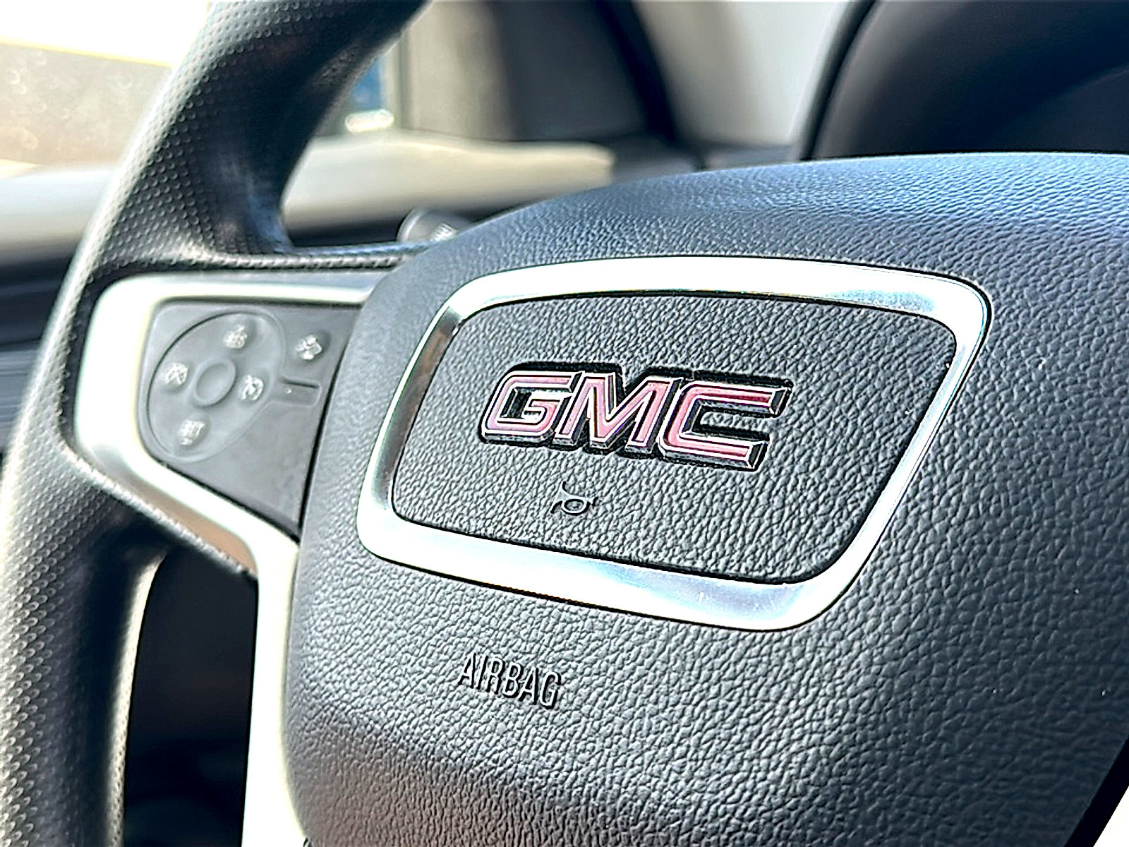 Used 2024 GMC Terrain SLE FWD image 30