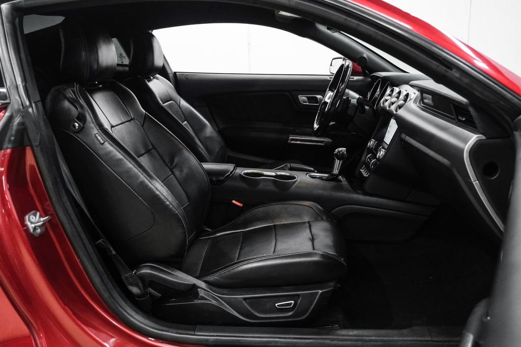 Used 2019 Ford Mustang Coupe RWD image 35
