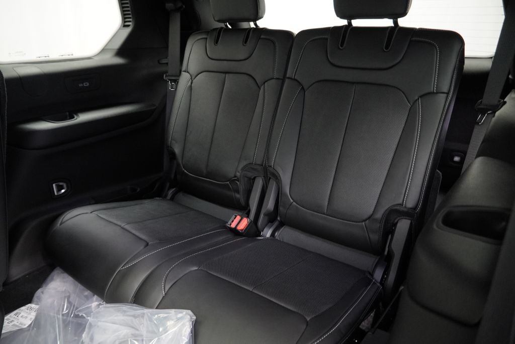 New 2026 Jeep Grand Cherokee L Limited AWD/4WD image 18