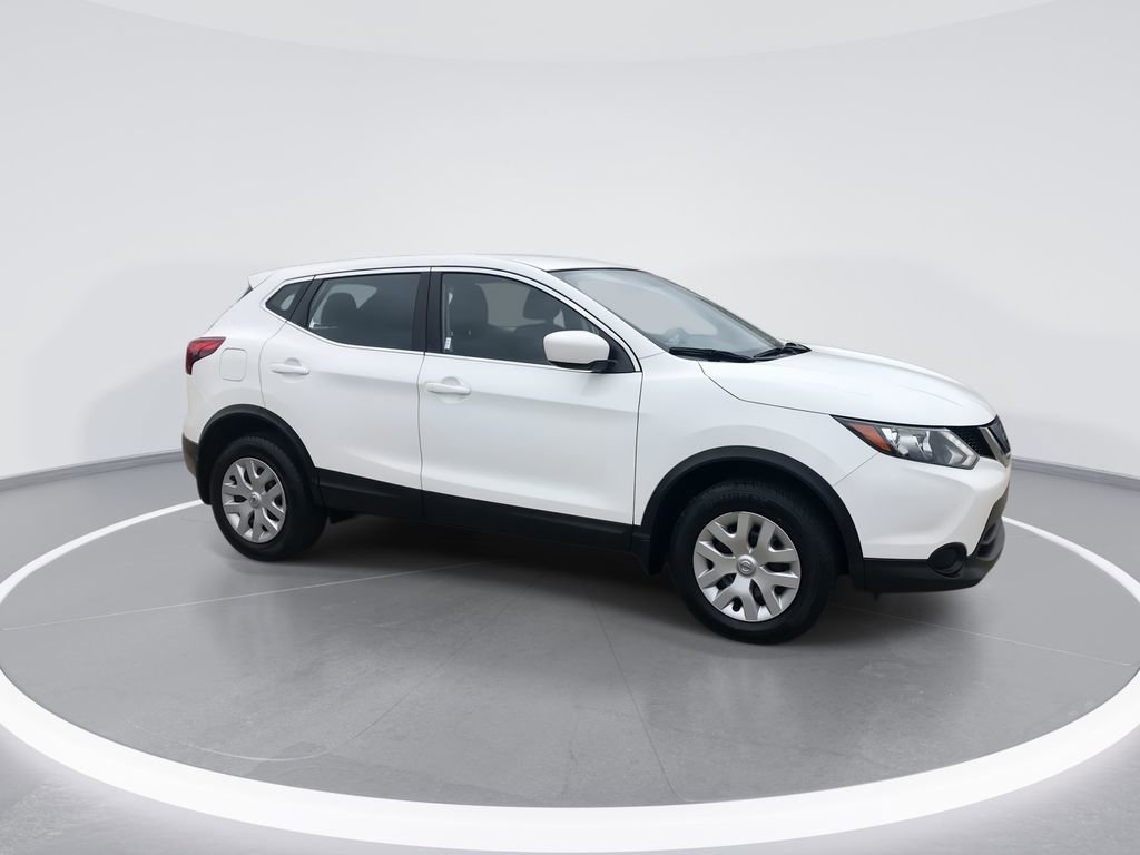 Used 2019 Nissan Rogue Sport S image 2