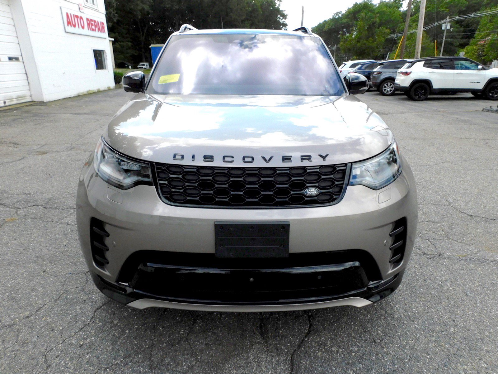 Used 2022 Land Rover Discovery S R-Dynamic AWD/4WD image 8