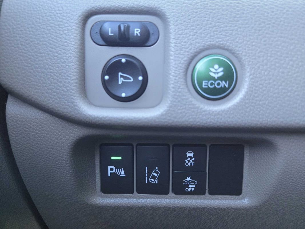 Used 2018 Honda Pilot Elite image 32