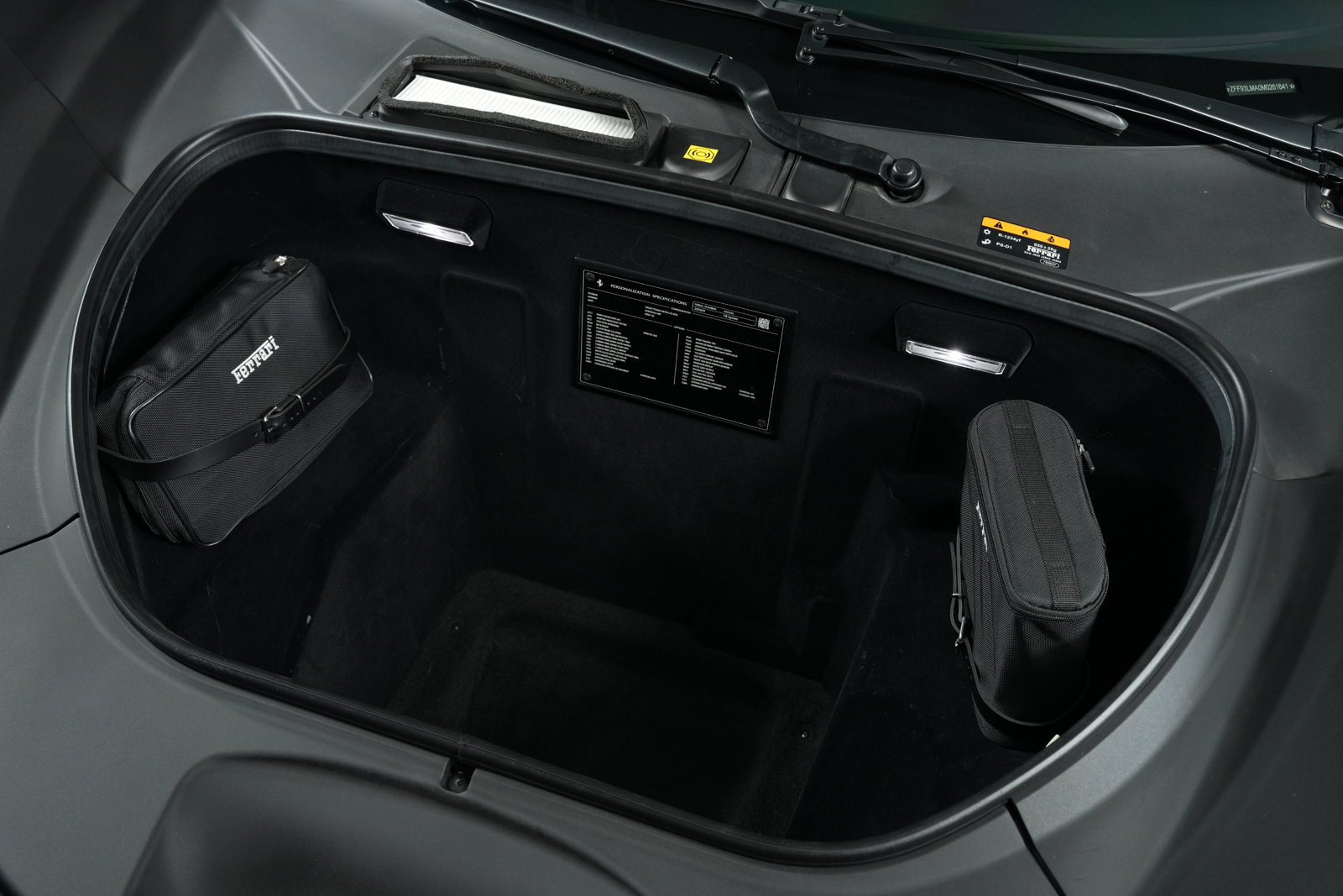 Used 2021 Ferrari F8 Spider RWD image 5