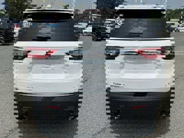 Used 2020 Chevrolet Traverse LT w/ Driver Confidence II Package image 4