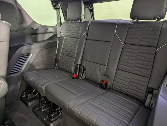 Used 2023 Cadillac Escalade V AWD/4WD image 17